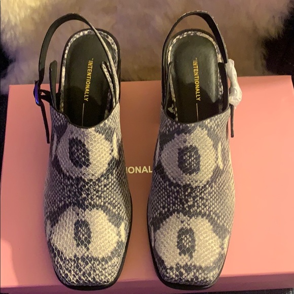 intentionally blank Shoes - Super cute block heel shoes.